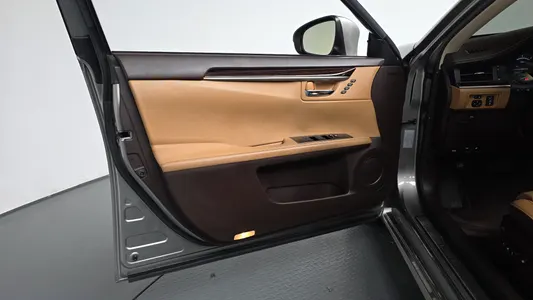 Lexus ES300h 2017 25