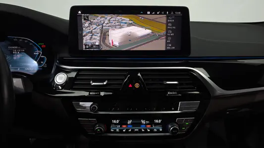 BMW 5 Series (G30) 530e M 2022 12