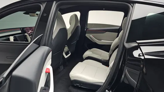 Tesla Y L AWD 2026 12