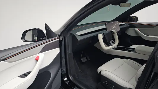 Tesla Y L AWD 2026 10