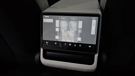Tesla Y L AWD 2026 19