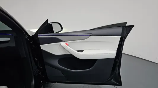 Tesla Y L AWD 2026 25