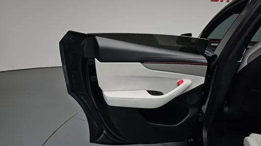 Tesla Y L AWD 2026 26