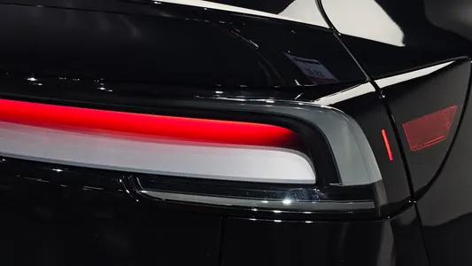 Tesla Y L AWD 2026 24