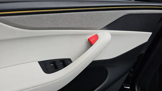Tesla Y L AWD 2026 36