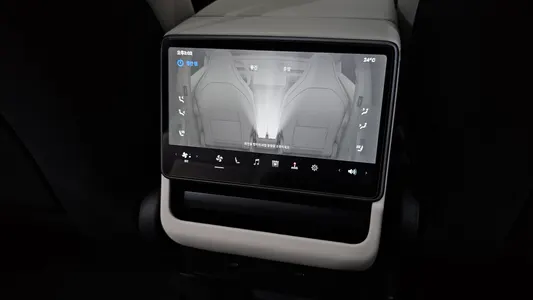 Tesla Y L AWD 2026 29
