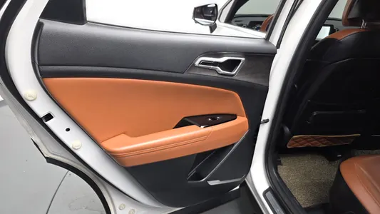 Kia 5 2WD 2022 25