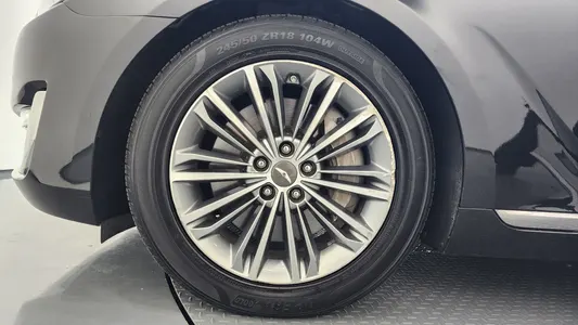Genesis EQ900 3.8 GDI 2017 5