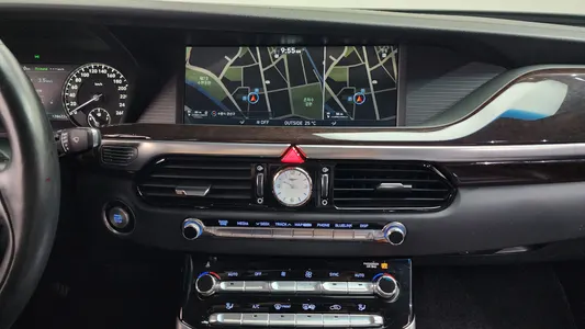Genesis EQ900 3.8 GDI 2017 12