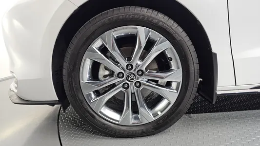 Toyota 4 2.5 2WD 2023 5