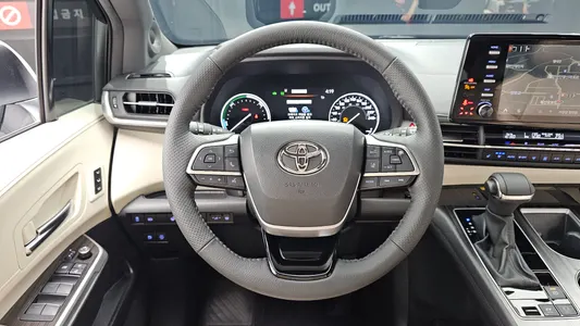 Toyota 4 2.5 2WD 2023 13