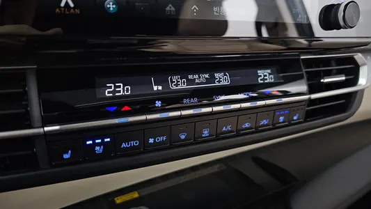 Toyota 4 2.5 2WD 2023 19