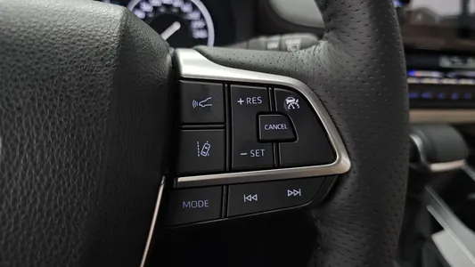 Toyota 4 2.5 2WD 2023 27