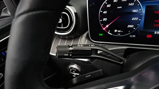 Mercedes-Benz C-Class W206 C300 4MATIC 2024 32