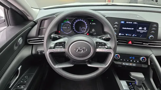 Hyundai (CN7) 2021 12