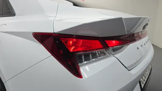 Hyundai (CN7) 2021 23