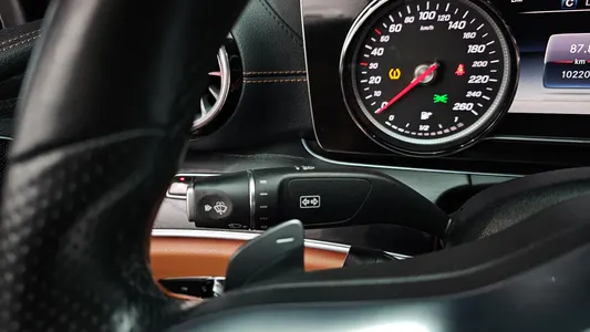 Mercedes-Benz E-Class W213 E220d 2018 31
