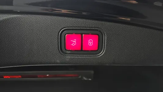 Mercedes-Benz E-Class W213 E220d 2018 32