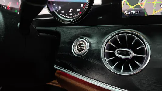 Mercedes-Benz E-Class W213 E220d 2018 34
