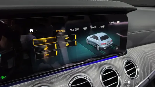 Mercedes-Benz E-Class W213 E350 4MATIC AMG Line 2023 31