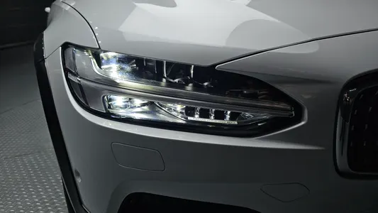 Volvo V90 D5 AWD 2017 23