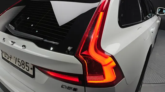 Volvo V90 D5 AWD 2017 24
