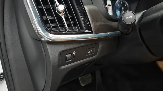 Volvo V90 D5 AWD 2017 28