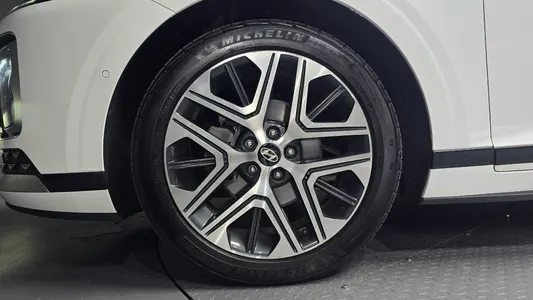 Hyundai (GN7) 2023 5