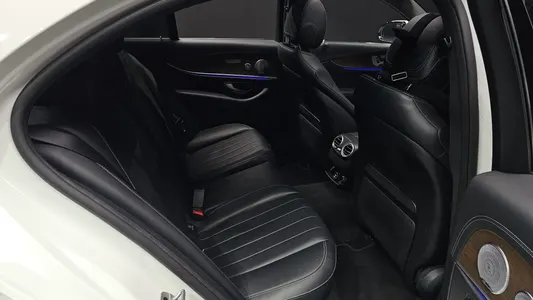 Mercedes-Benz E-Class W213 E300 2018 11