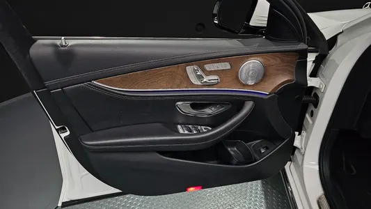 Mercedes-Benz E-Class W213 E300 2018 24