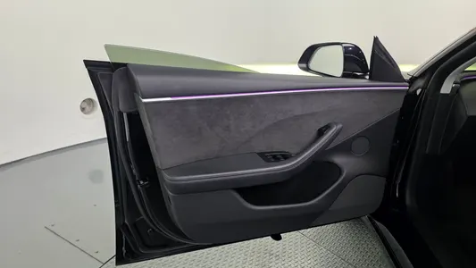 Tesla 3 AWD 2024 24