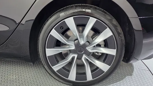 Tesla 3 AWD 2024 21