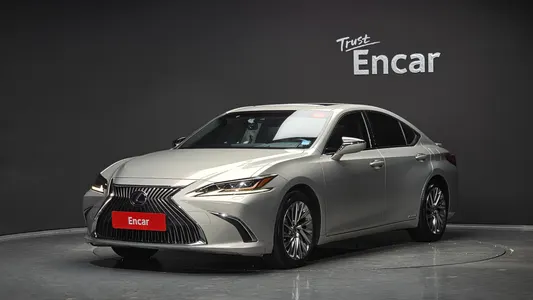 Lexus ES300h 7 2019